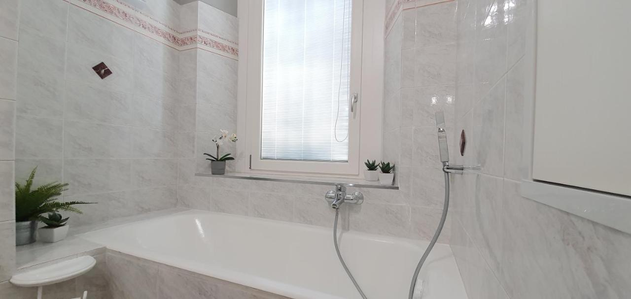 Charming Apartment Central Station Милан Экстерьер фото